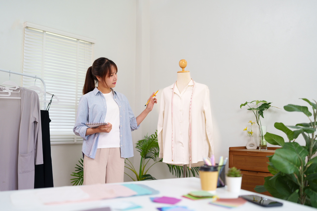 服装设计师就业前景和薪资待遇怎么样？- 附带环保趋势分析