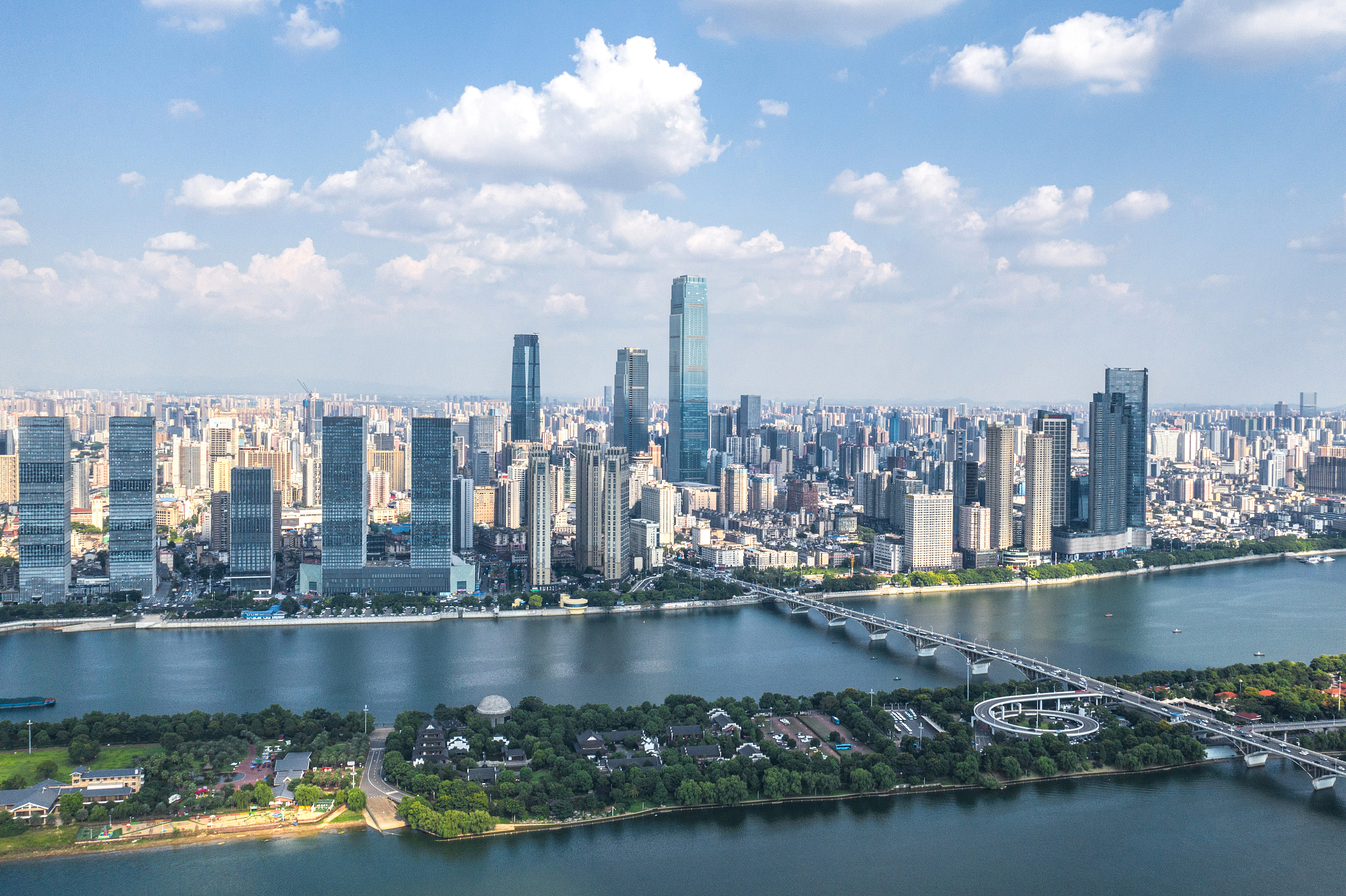 航拍长沙城市天际线