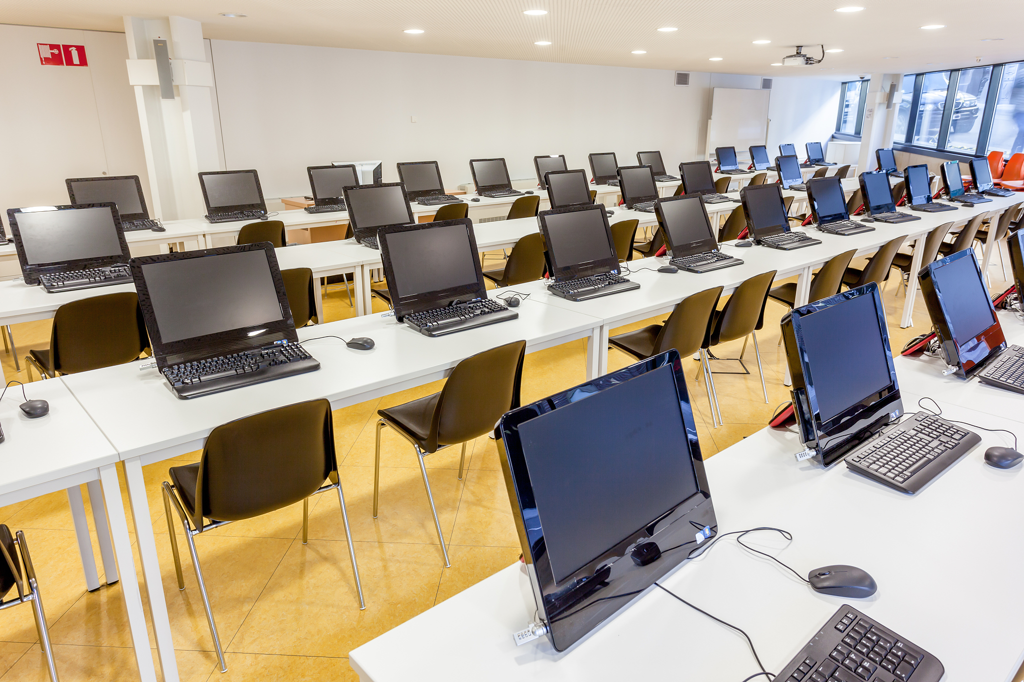 All our tech in a compact pack The A14-M is designed to produce the highest possible SPL and broad bandwidth in an extremely compact cabinet It’s perfect for applications with limited space that still