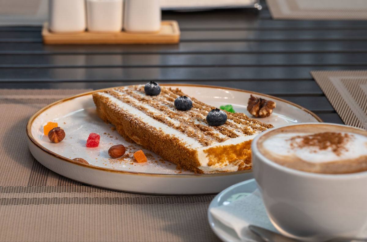 品味醇香：[咖啡店名称] - 高品质咖啡和美味小食的完美搭配