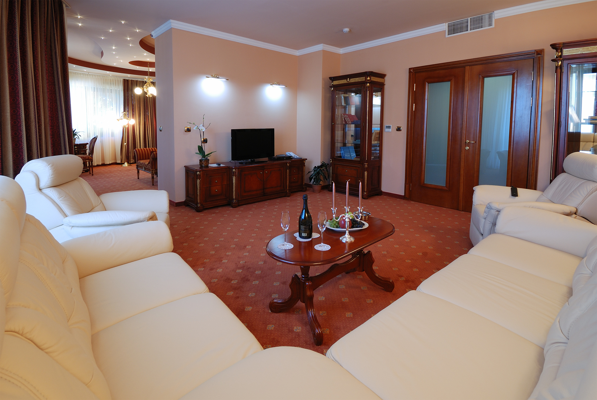 河南机电高等专科学校酒店管理专业课程：必修课程有哪些？