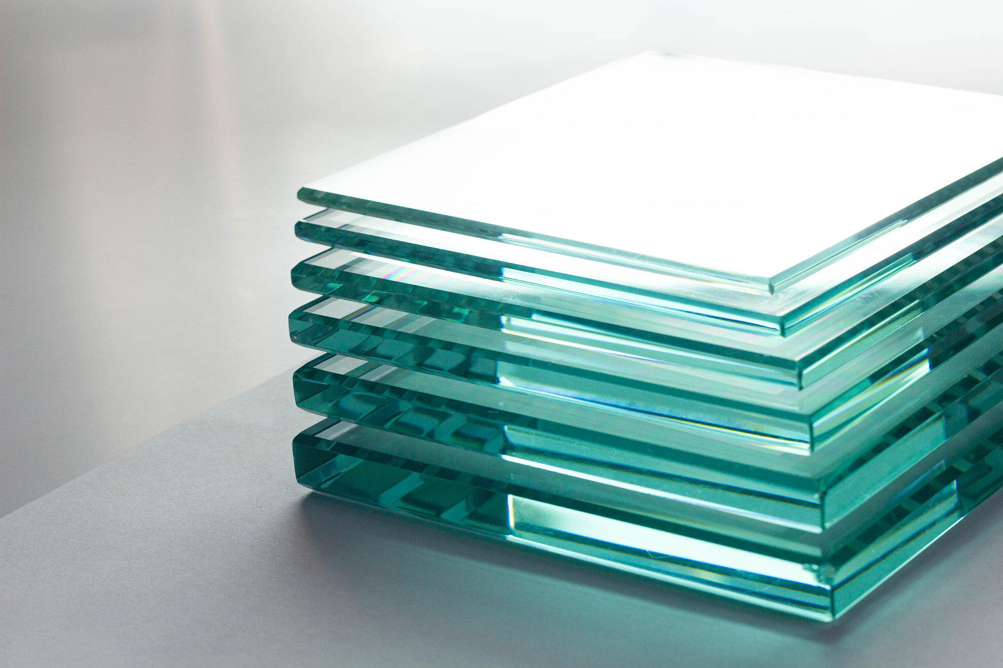 glass factory produces a variety of transparent glass thicknesse