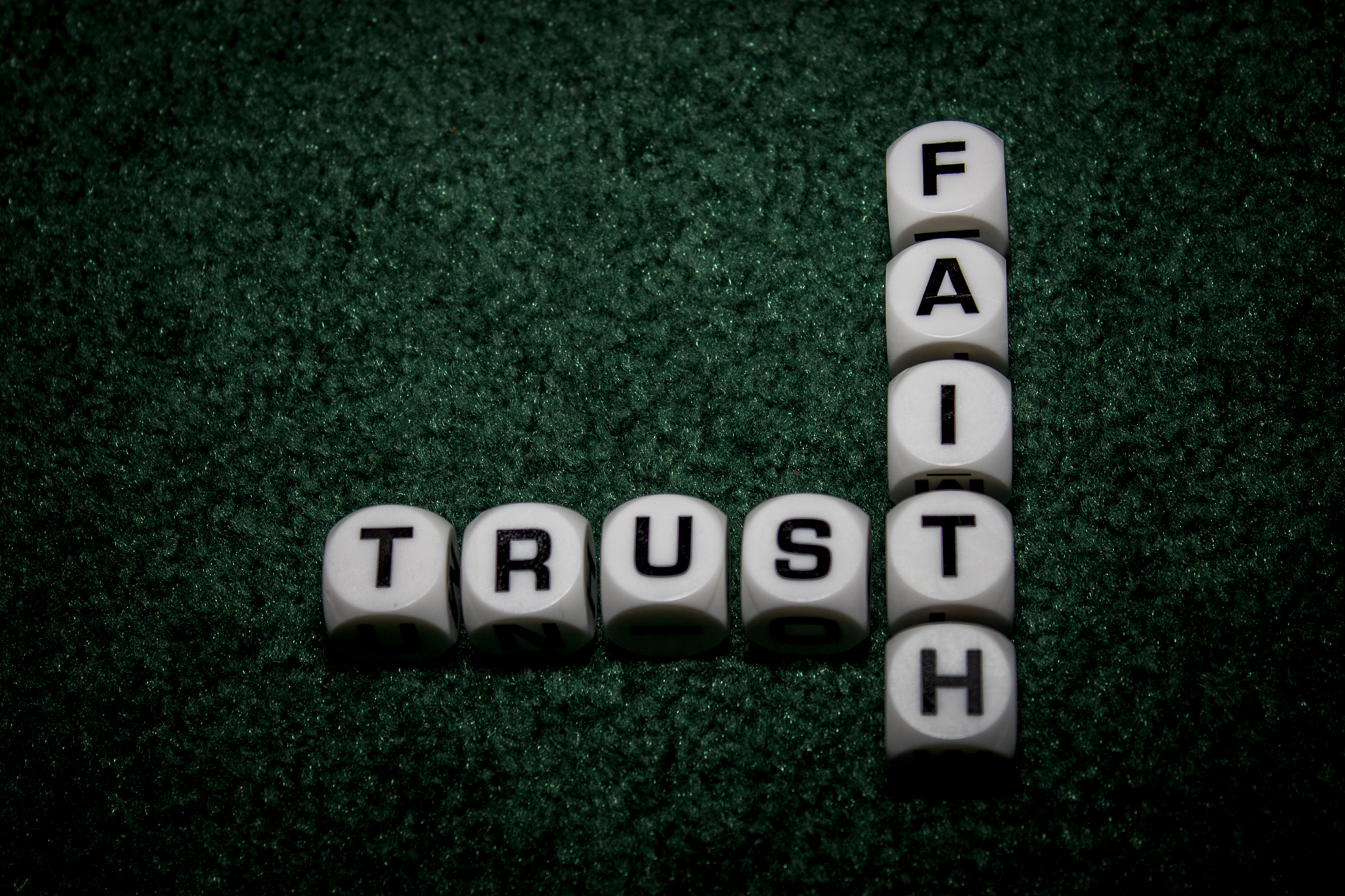 JJ 能组成什么单词？ - 所有可能的组合