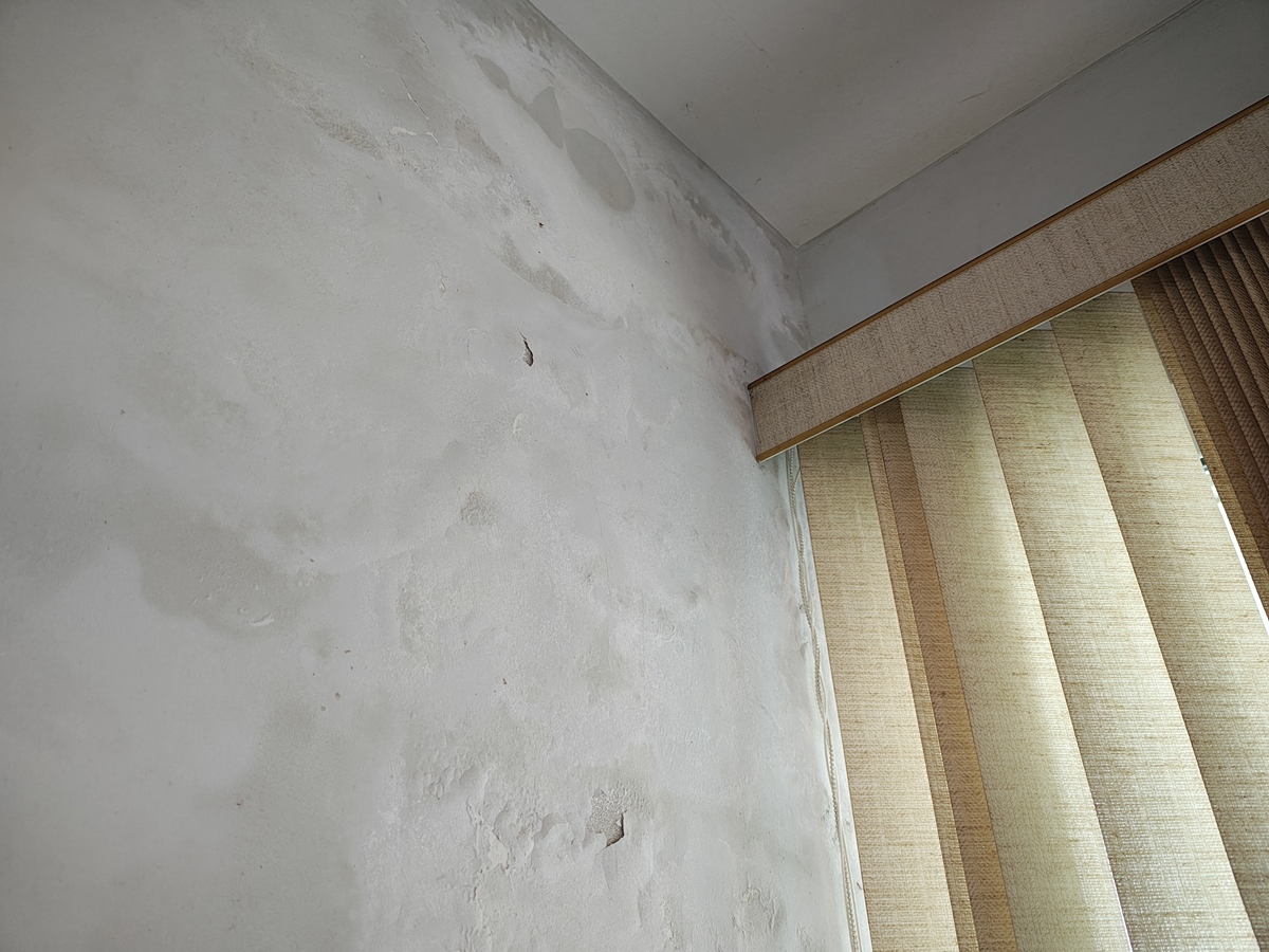 房屋被淹，隔断墙开裂怎么办？