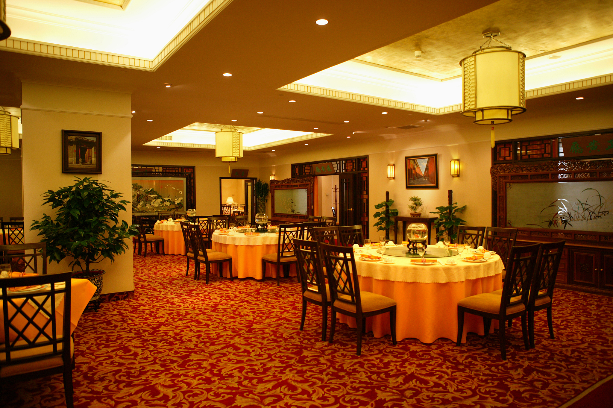 宴请餐馆头部品牌：永和大食堂、翠园酒家等