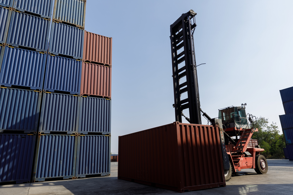 中海集运（深圳）有限公司 - 全球领先的物流和能源设备供应商