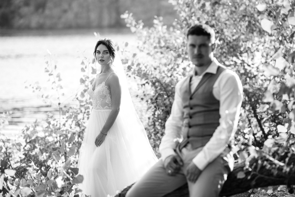 结婚照尺寸和底色选择指南：4R还是6寸？什么颜色更合适？