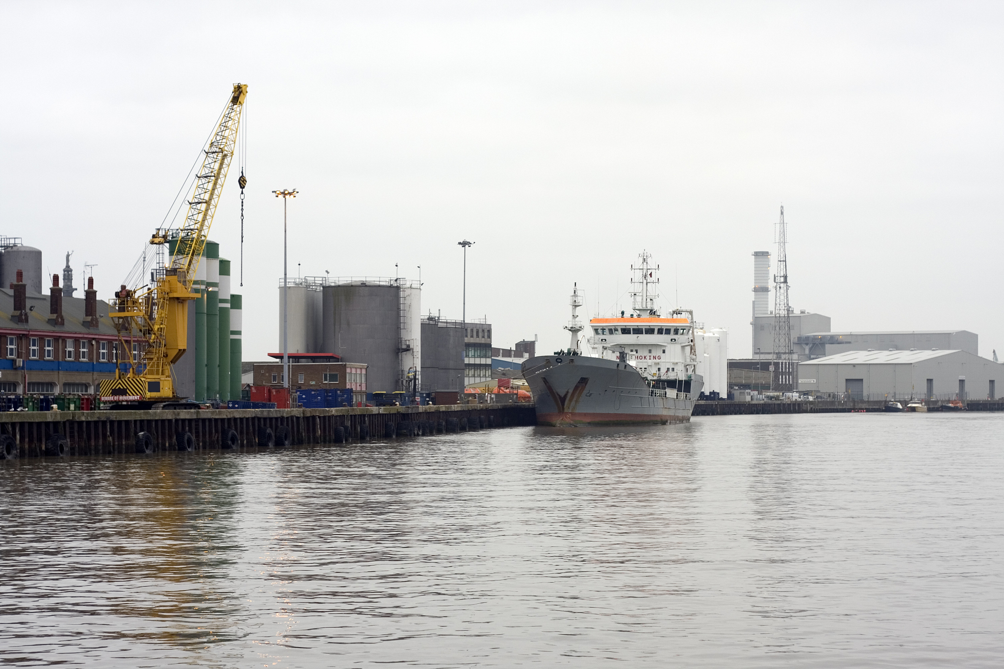 船体和货舱现状翻译