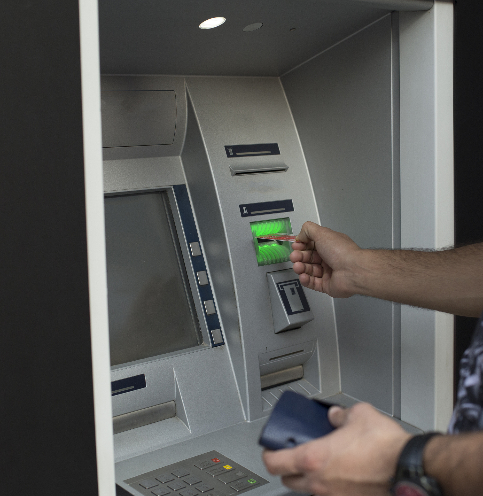 银行 ATM 安全门嵌入式系统技术分析