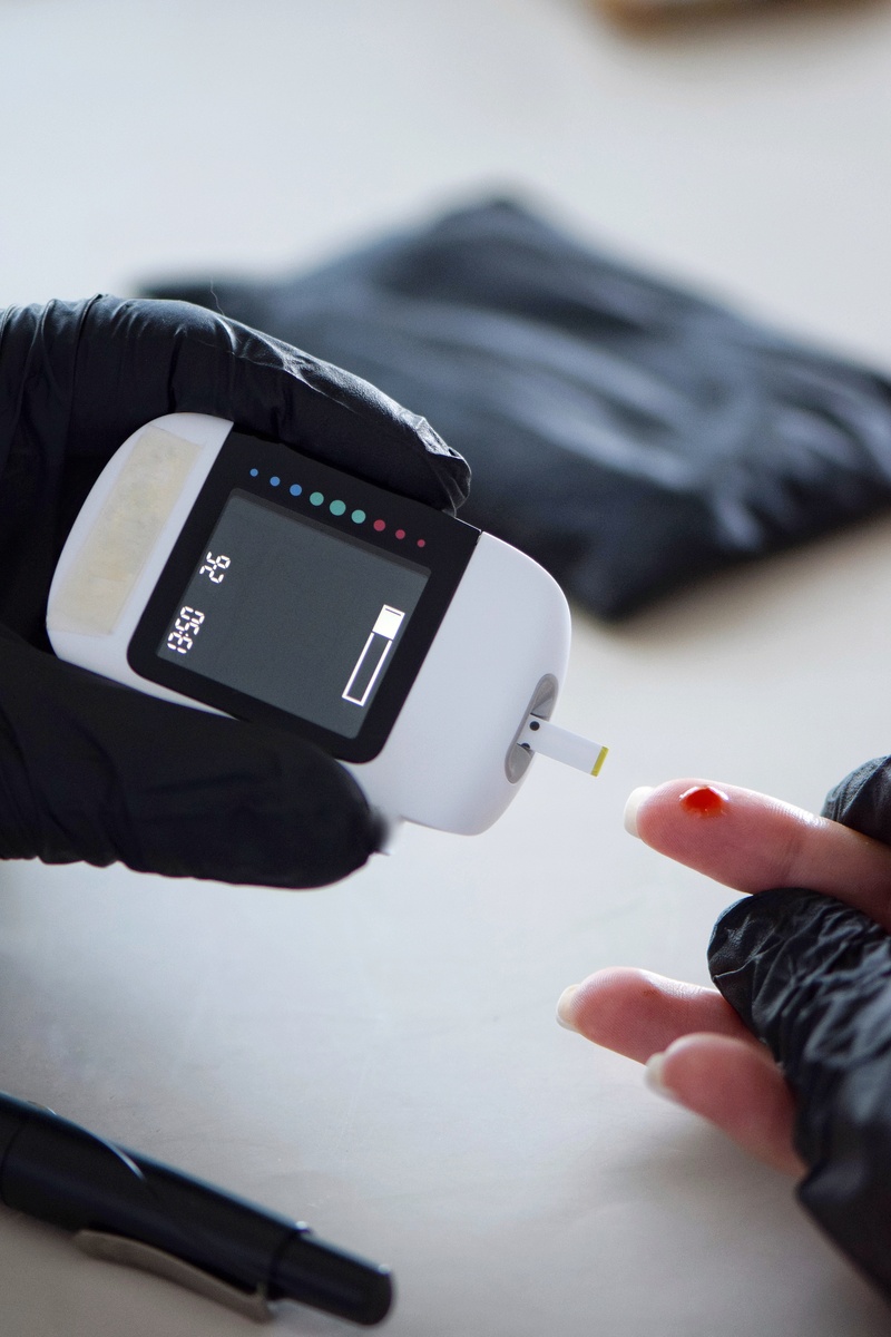 Wanda 智能手环：加州大学伯克利分校研发，监测血糖、心率、预测疾病