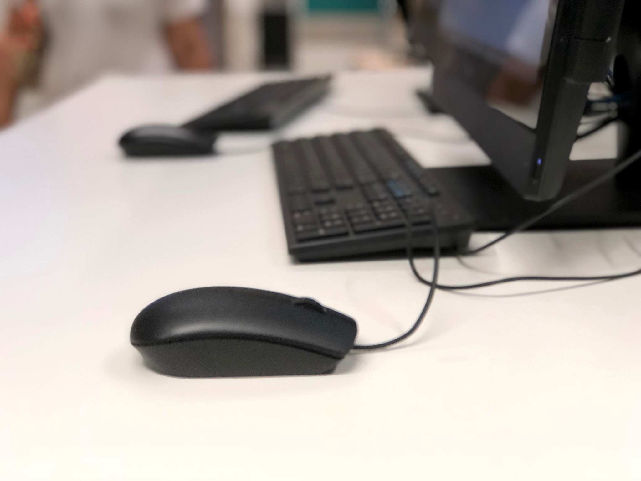 大学讲台的电脑应该预留多少USB延长线接口到多媒体讲台上