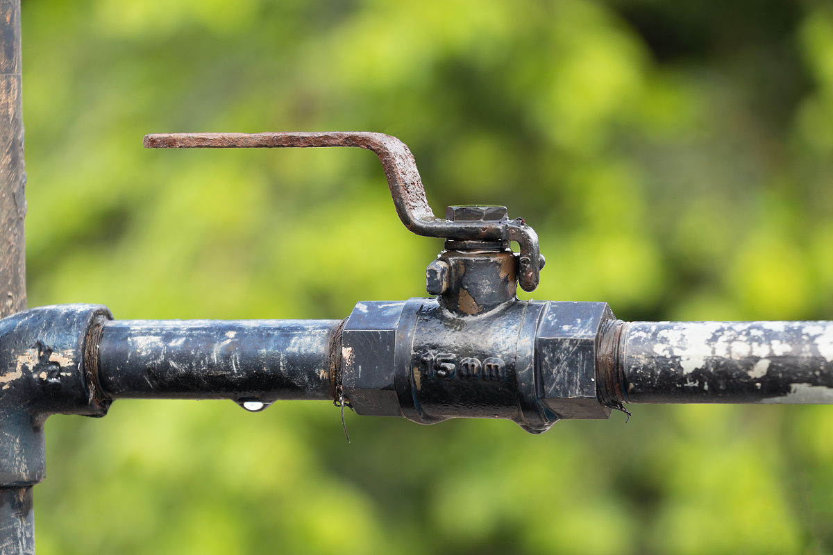 你是一名水利工程师请写出地下水背景值调查指南字数要求3000字左右内容详实