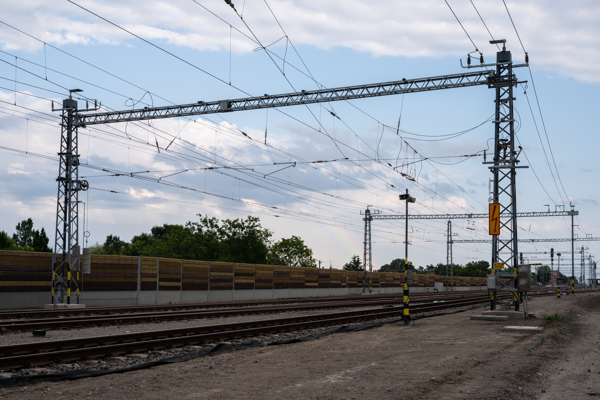 铁道通信信号和铁道供电哪个专业更有前途？