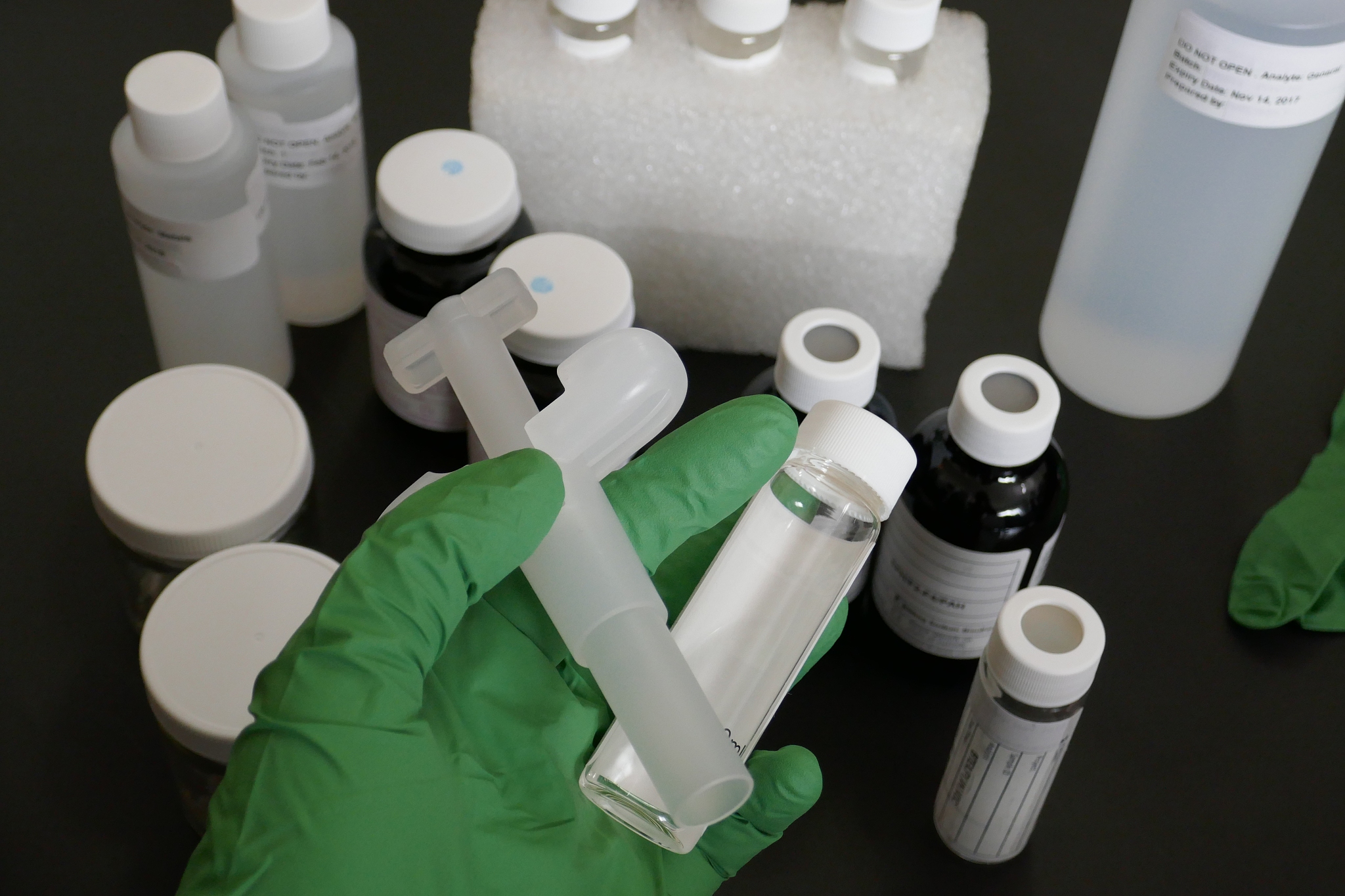 实验设备管理系统的程序设计方案的实现包含系统运行代码