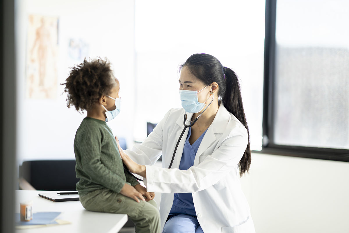 请从移情倾听客观倾听表层倾听深层倾听积极倾听消极倾听六个角度谈谈倾听在有效沟通中的重要性