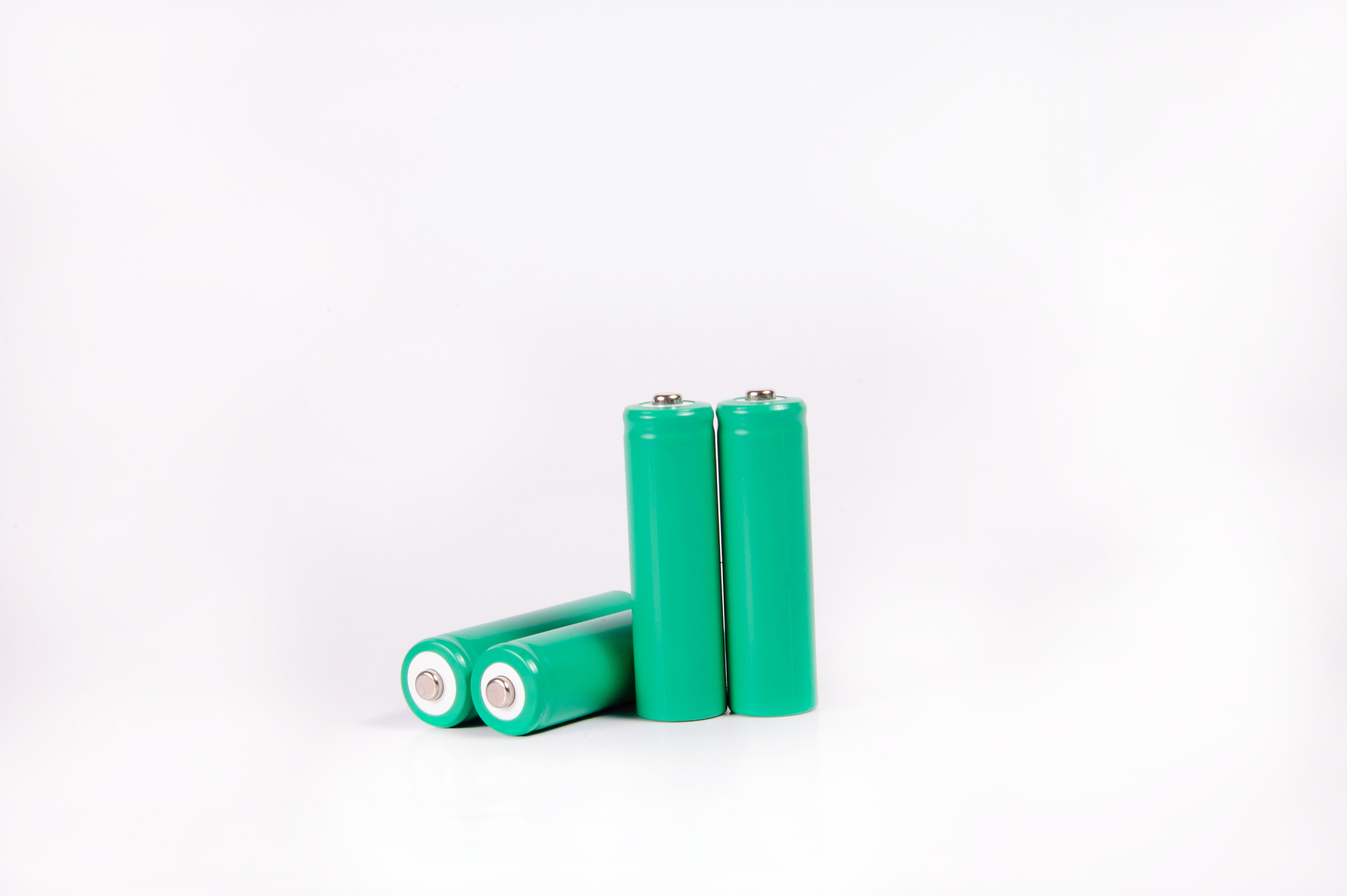 介绍电池不一致性带来的危害以及简要说明如何减缓电池不一致性扩大的趋势或速度