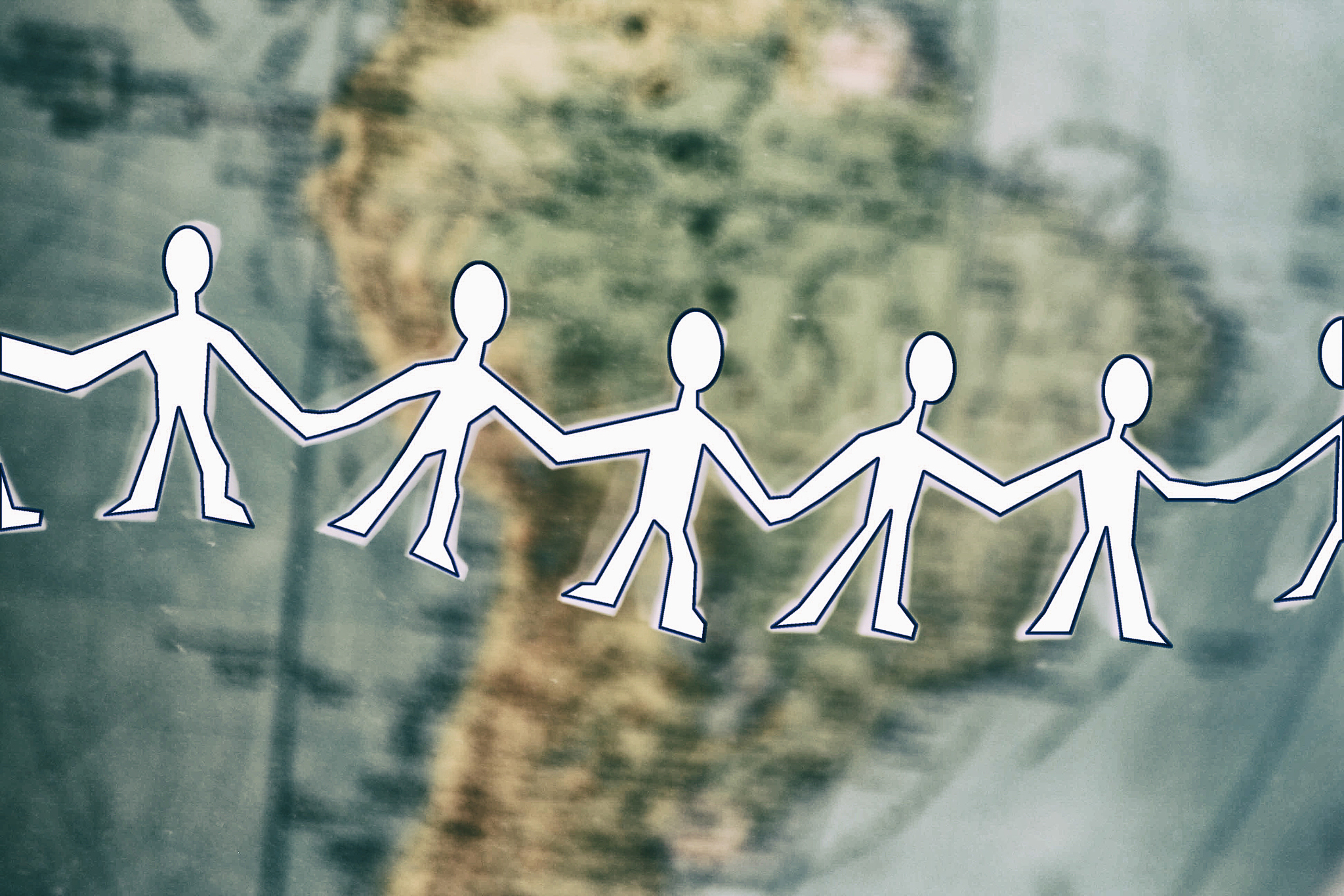 友情之外的羁绊：探索生活中那些令人动容的纽带