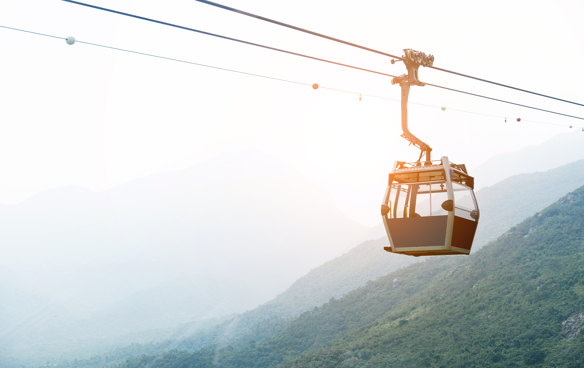 山地轨道运输：克服复杂地形挑战的高效运输方案