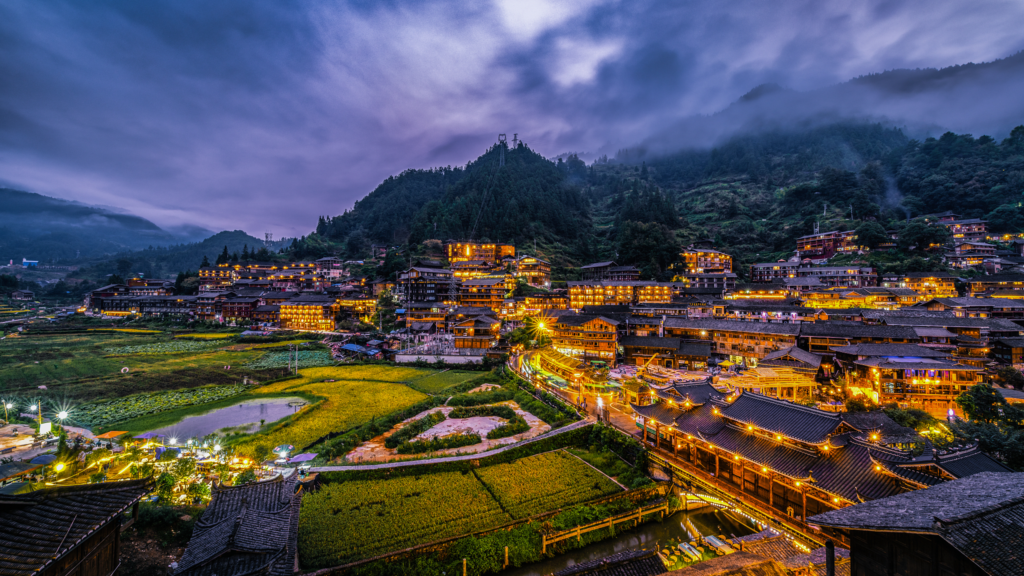 西江千户苗寨2+1头等舱升级，超舒适体验，震撼夜景，深度纯玩