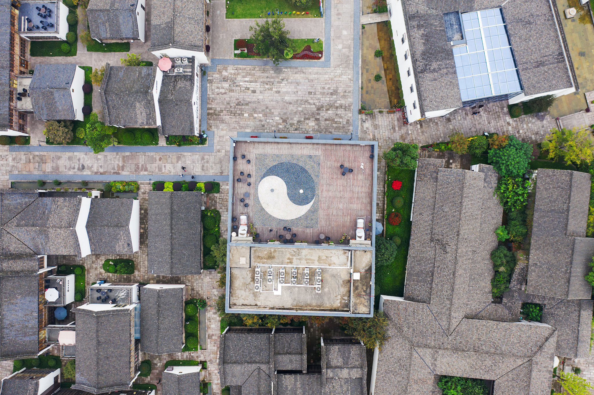 杭州2022年上中专学校一年要多少钱怎么样