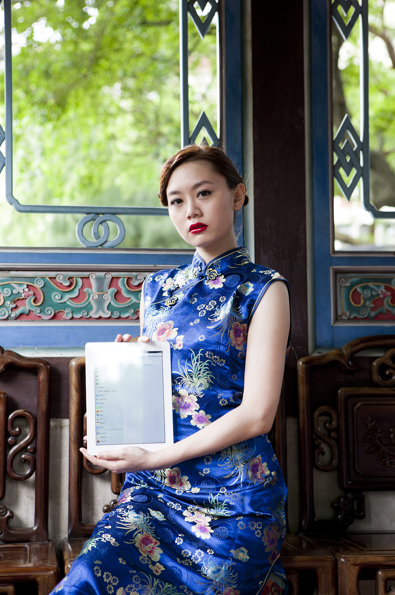 旗袍团扇舞文案：5句展现东方韵味！