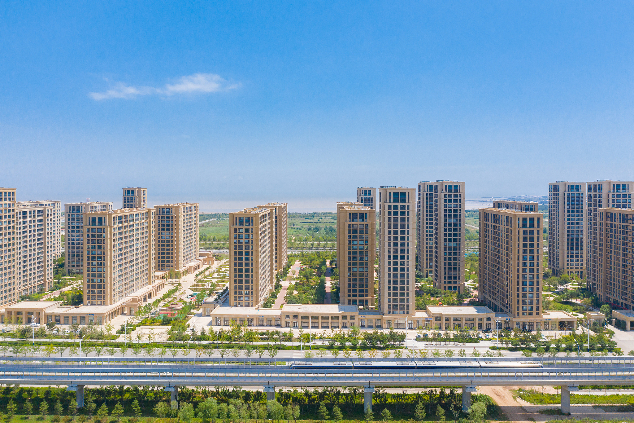 西山区双湾目前地产开发五号地块进展情况用200字描述