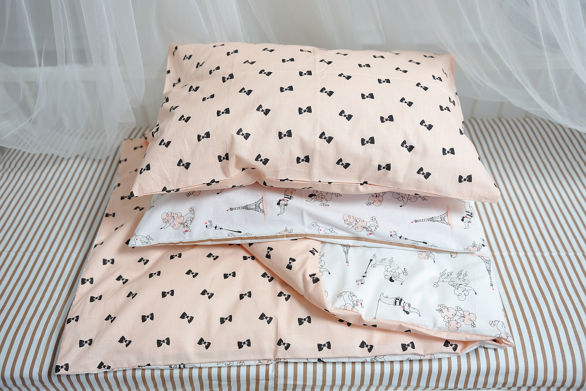 成都郫县希望职业学校要发被子枕头不