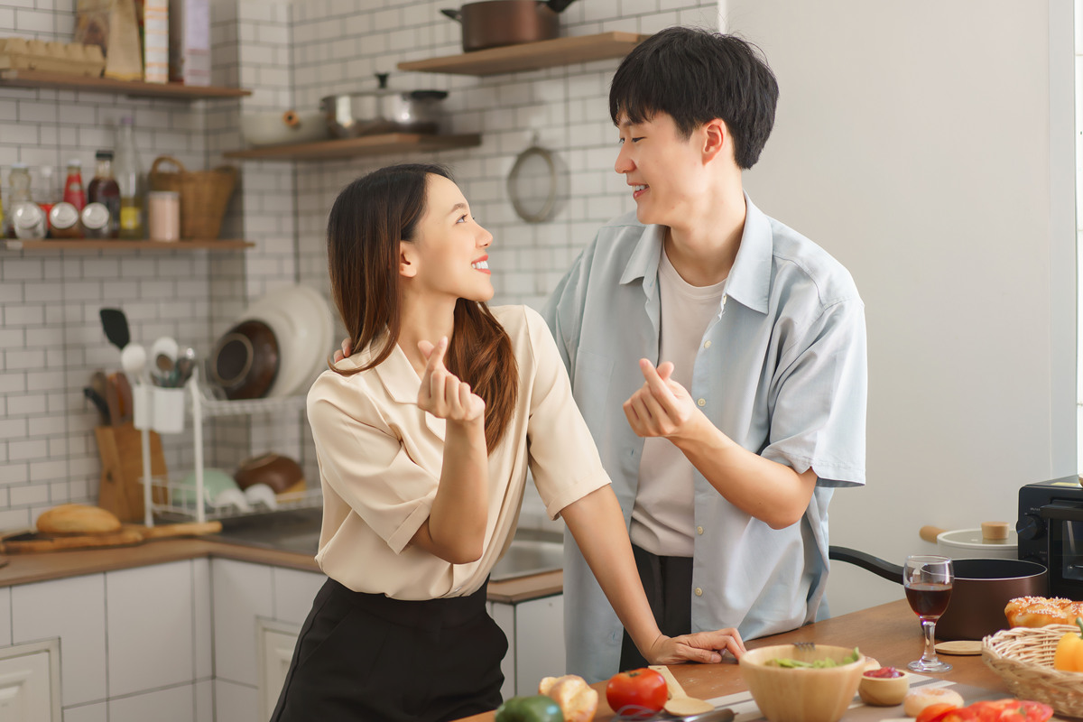 如何与新婚妻子谈论厨艺和丈夫事业