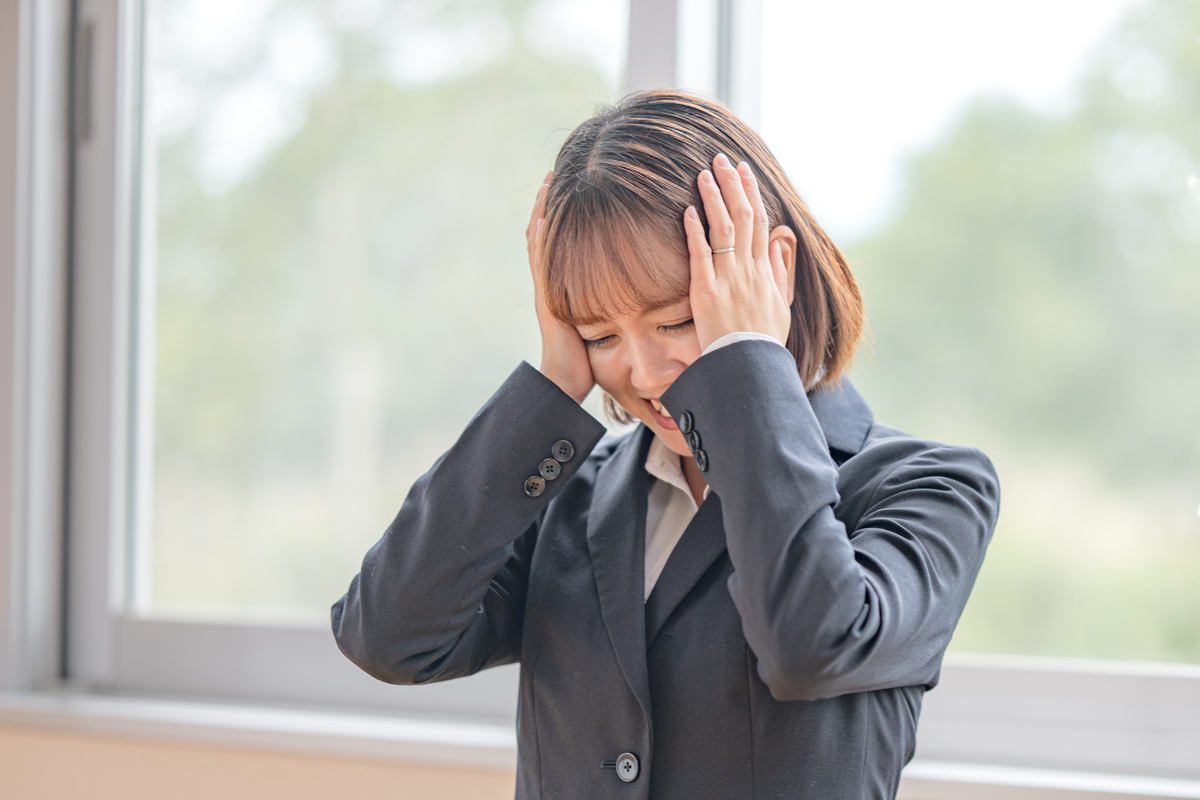 女生和自己对视就躲？教你克服紧张，自信展现自己！