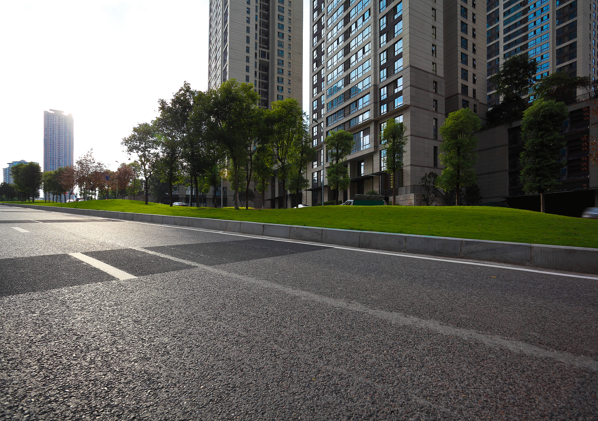 住宅小区混凝土道路特点：耐久、平整、安全、经济、美观