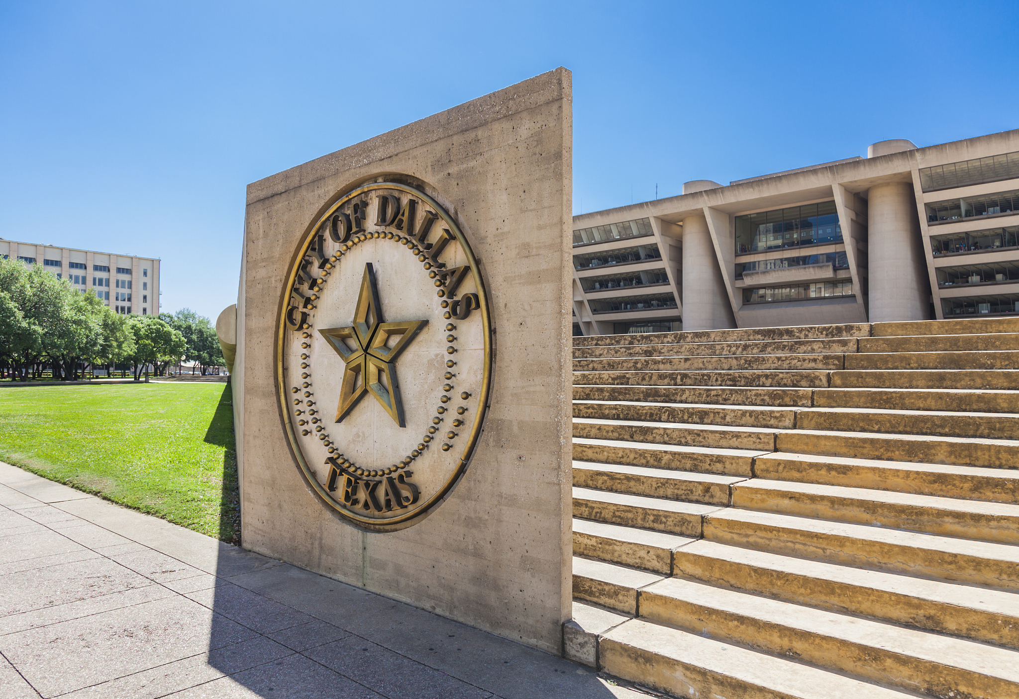 dallas city hall and sign