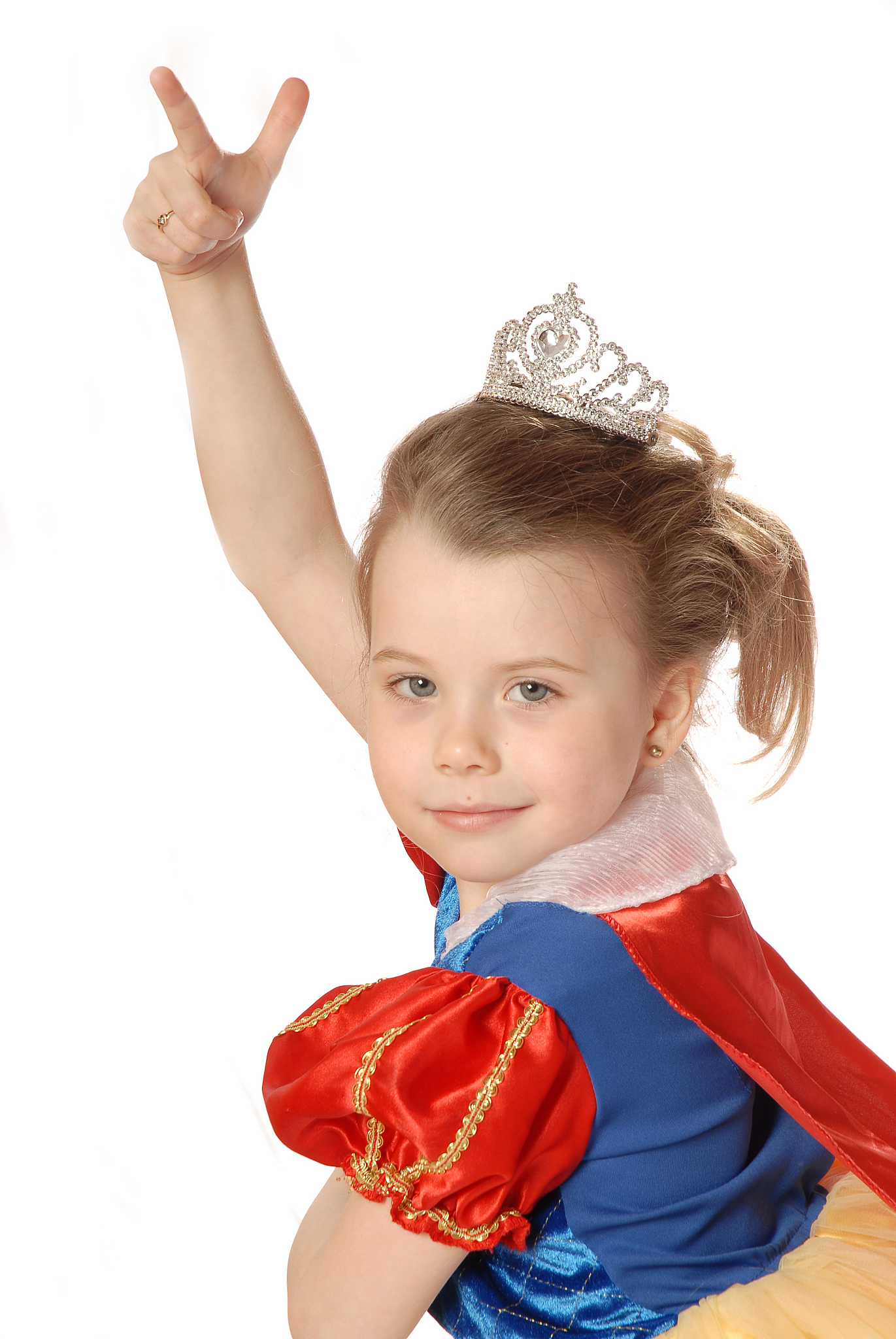 用div+css写一段输出白雪公主跳舞的完整代码