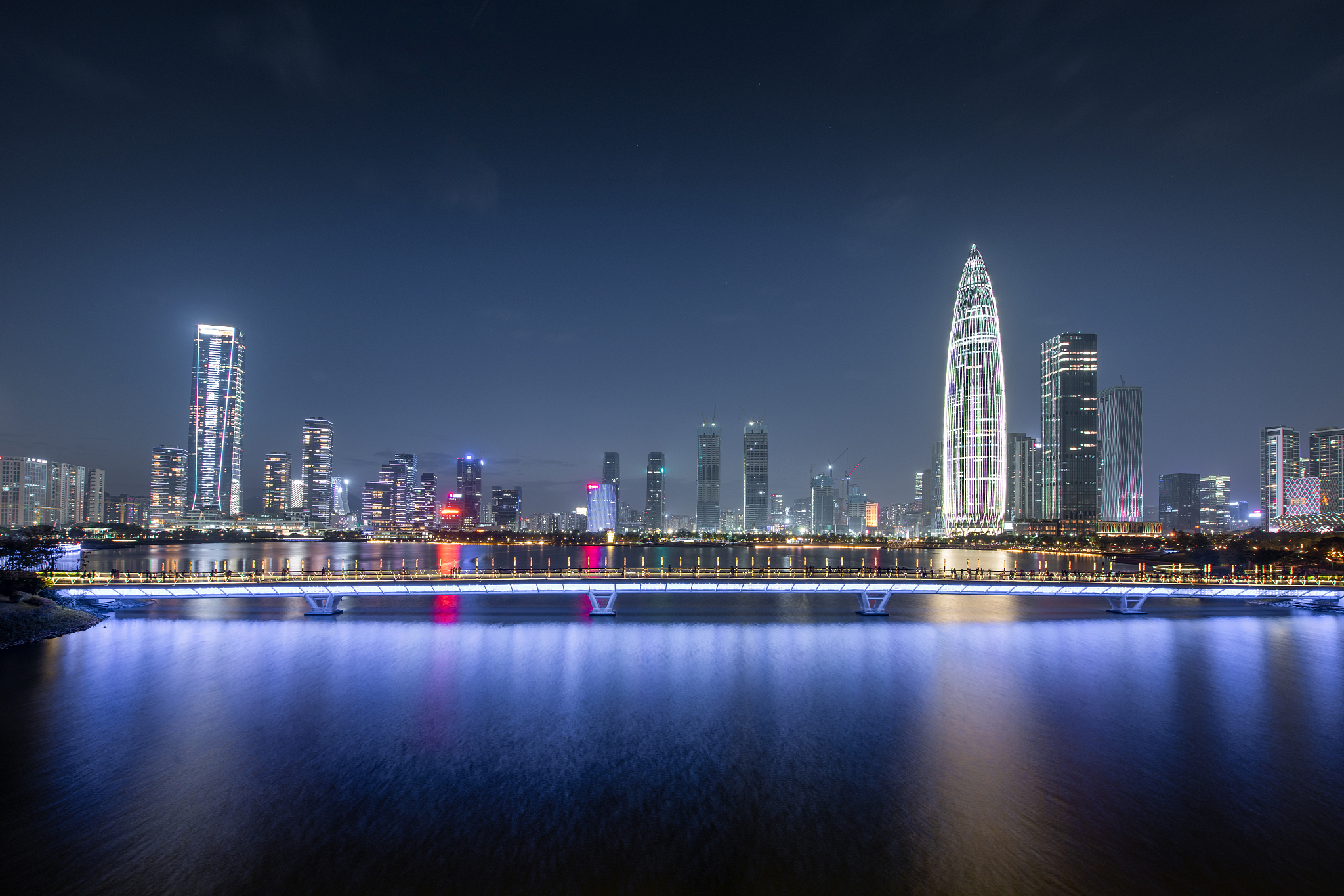 海滨城市，春笋破天，美景无限