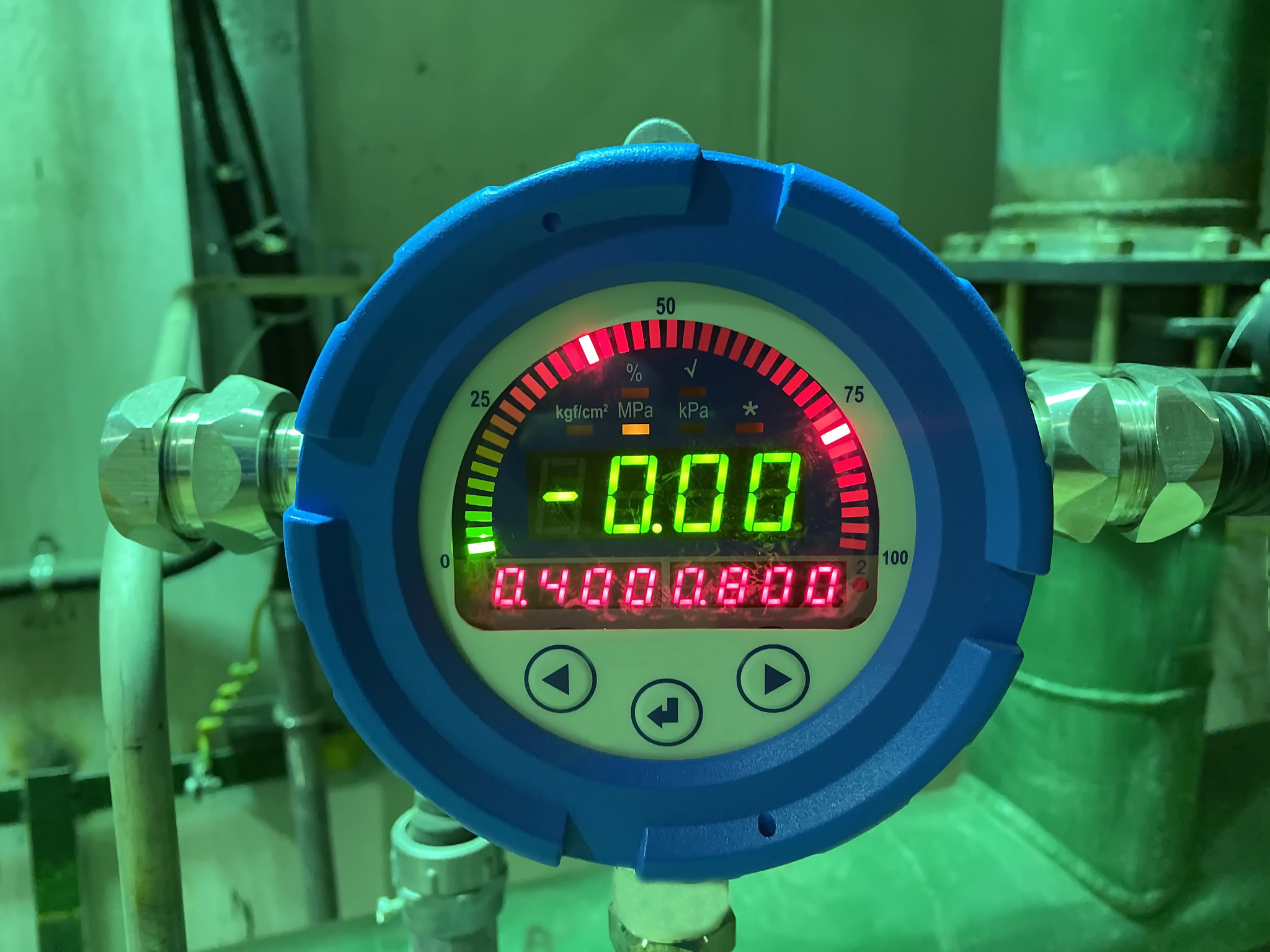 the pressure sensor in the pipeline