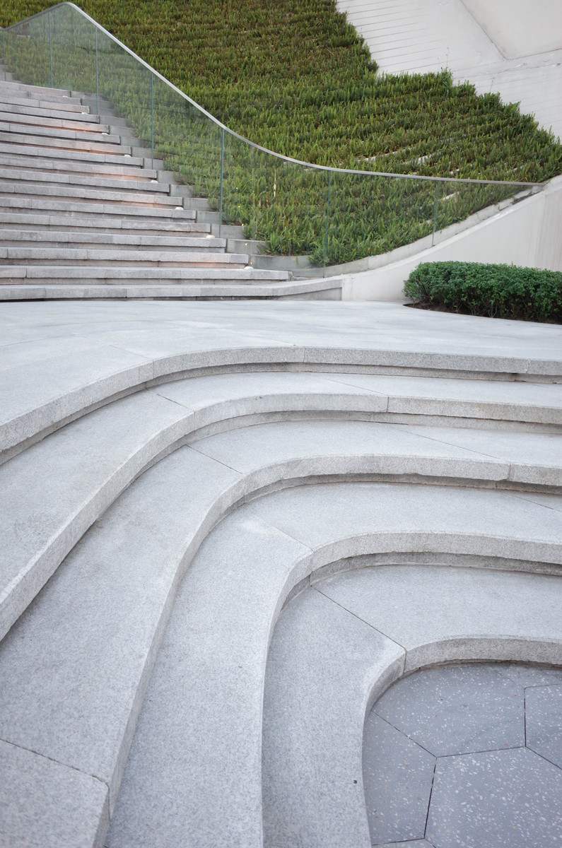 水景上相关构筑物的造型等方面进行品质分析。