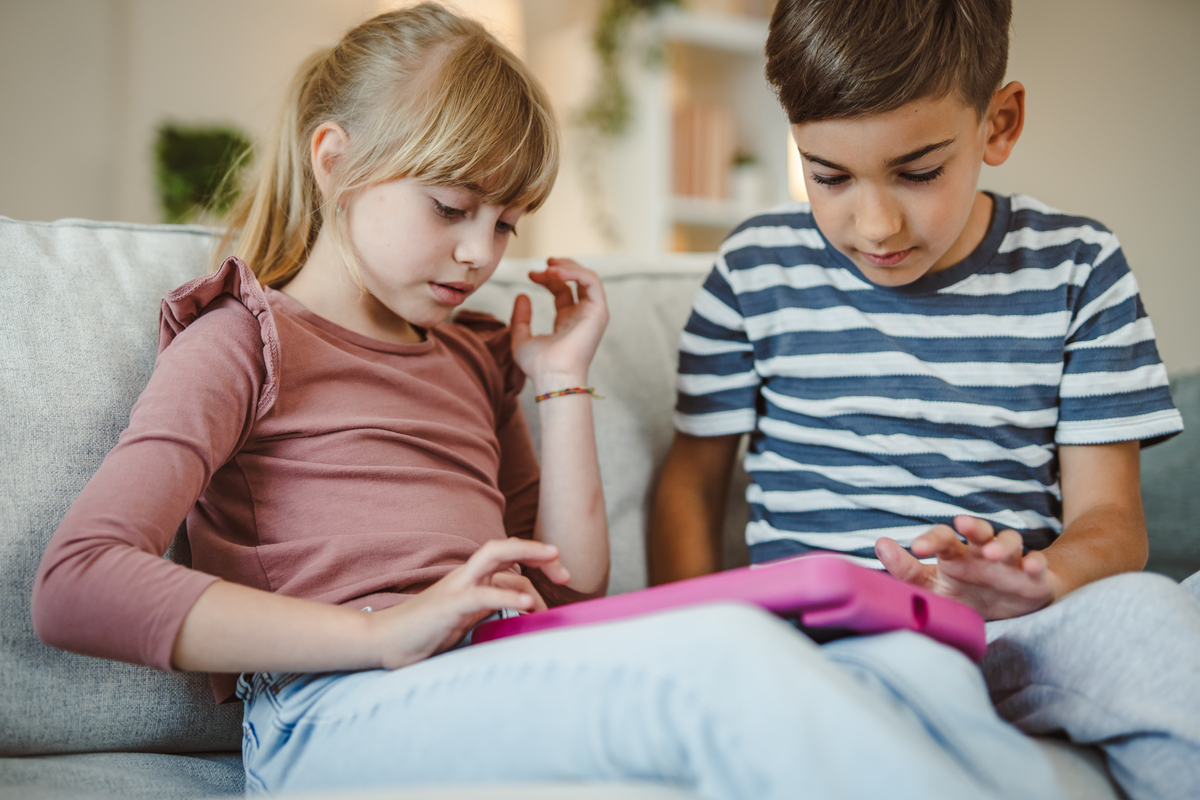 孩子不吭声？解读孩子面对大人问话沉默的原因