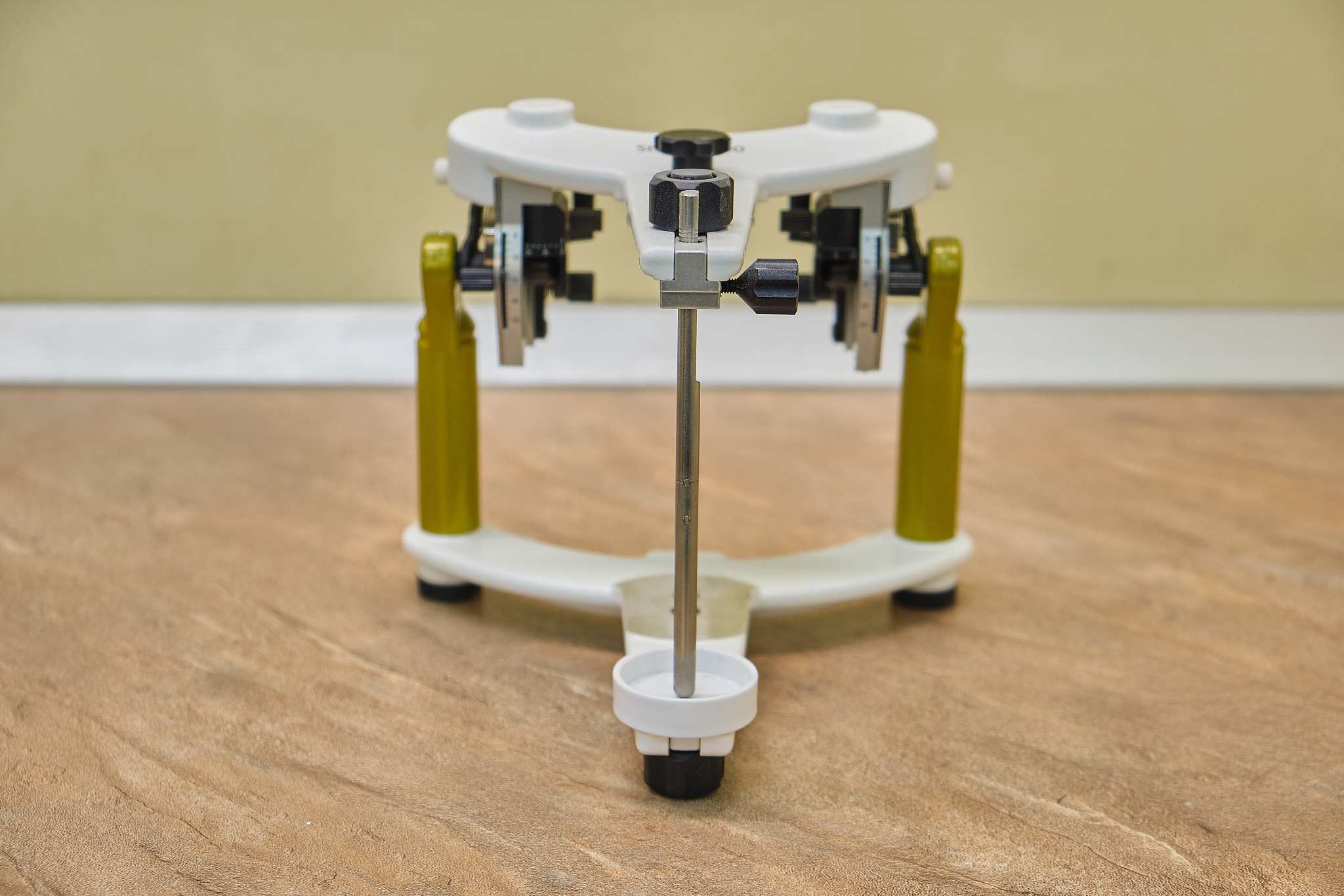 呼和浩特卫生学校之口腔修复工艺专业介绍