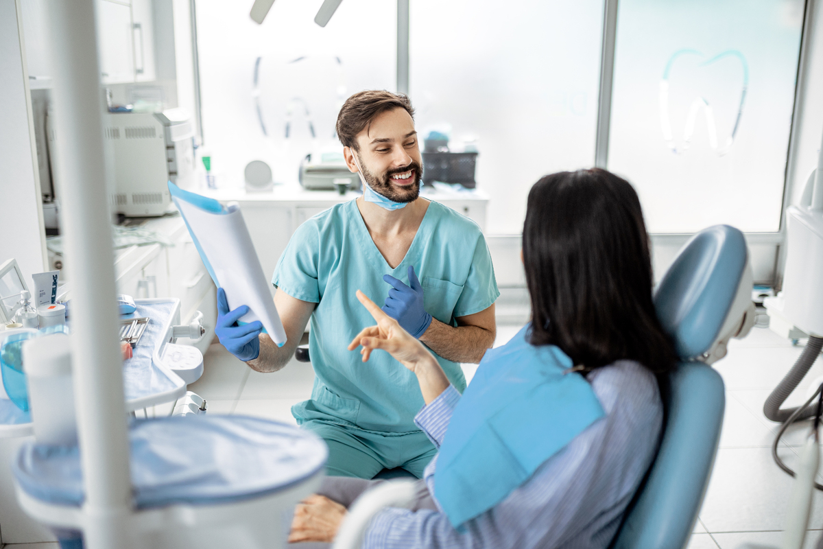 成都市育华职业学校口腔医学技术专业招生 - 培养口腔医学技术人才