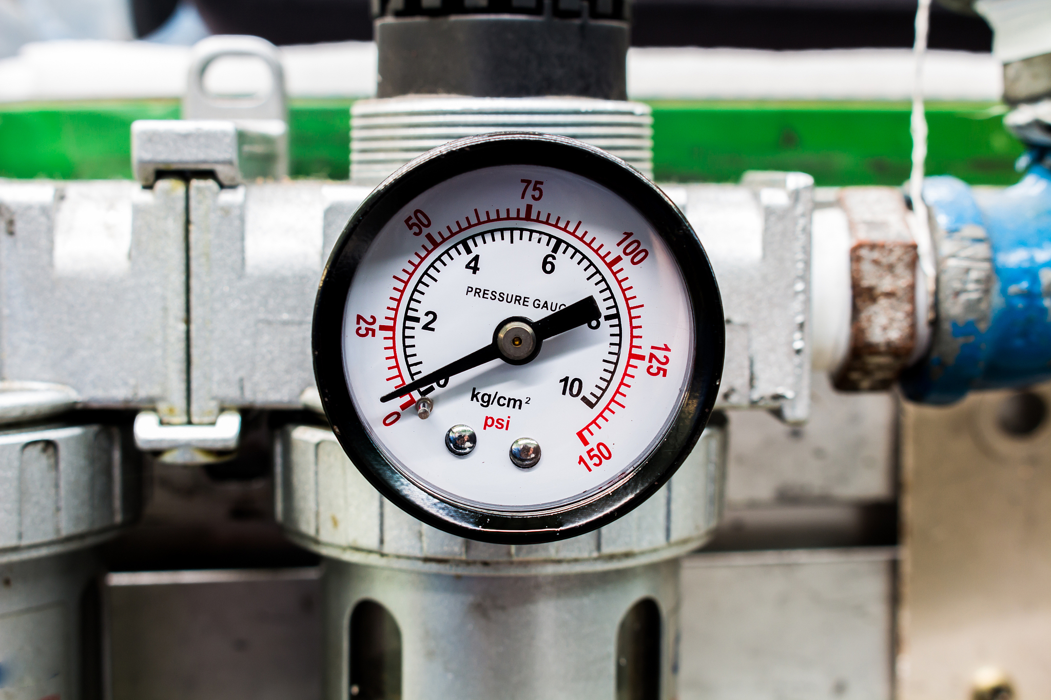 pressure gauge, in the pneumatic system