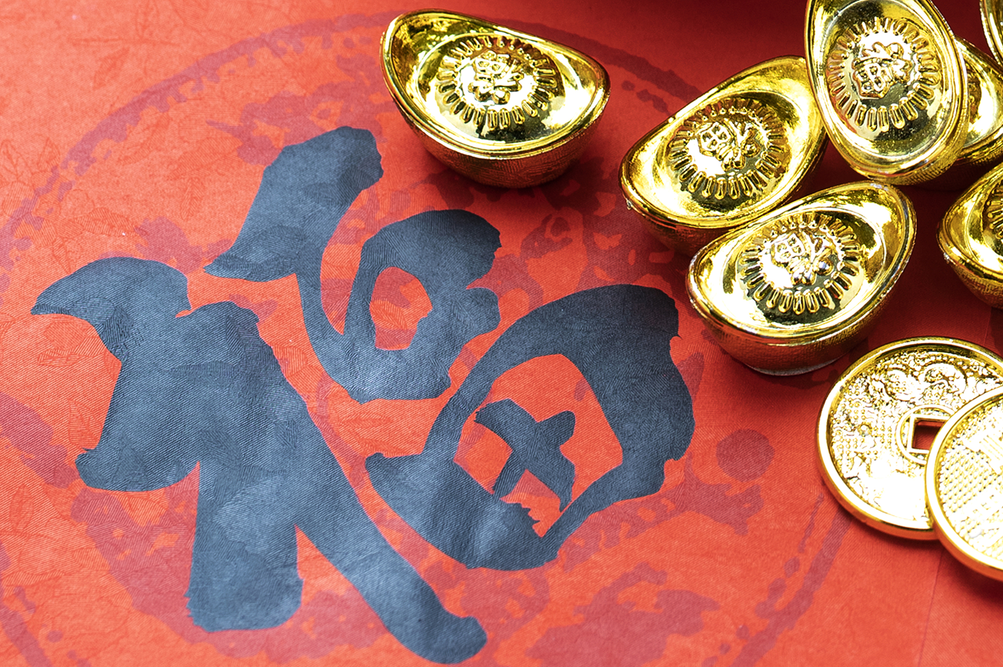 腰缠万贯用250字帮我详细描述