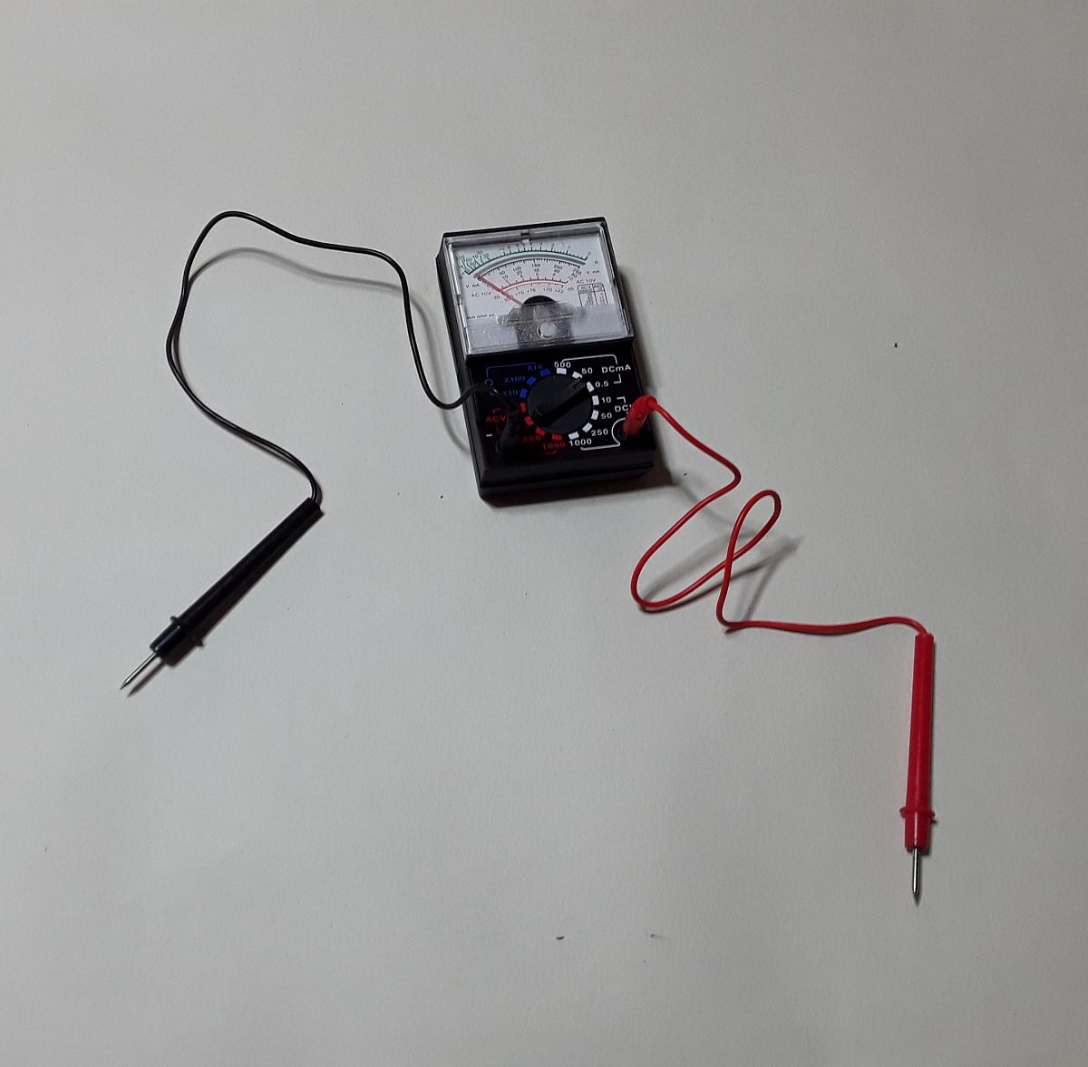 c语言编写程序先输入两个矩阵A和B然后输入替换位置左上角编写程序将矩阵A中从替换位置开始的子矩阵与B同样大小替换为B并输出替换后的矩阵。从控制台先输入矩阵A的行数和列数行数和列数均大于等于1小于等于20然后在新的行上输入矩阵A的各行数字以一个空格分隔的整数。再以同样的方式输入矩阵B。最后输入替换位置用一个空格分隔的两个整数表示行数和列数都从1开始计数因此两个整数都大于等于1。若替换位置超出了矩阵A