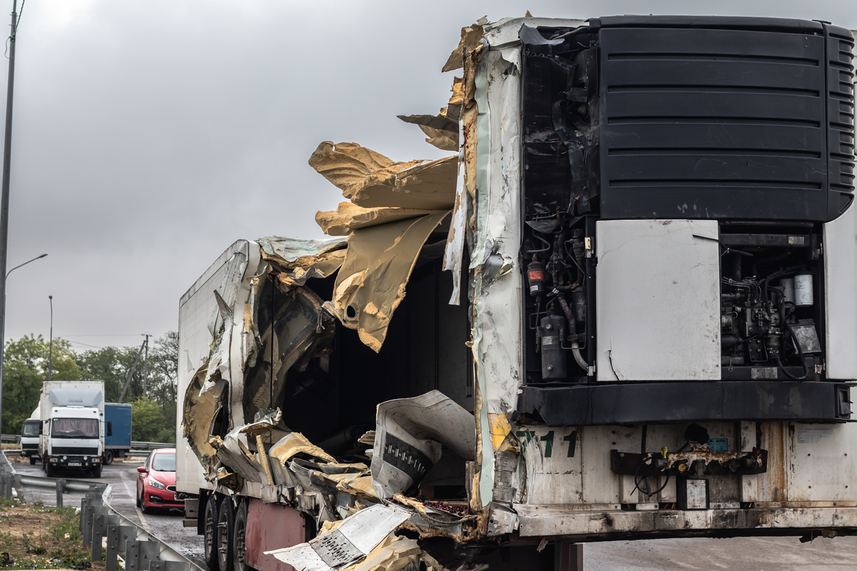 大货车事故高发原因及防范措施