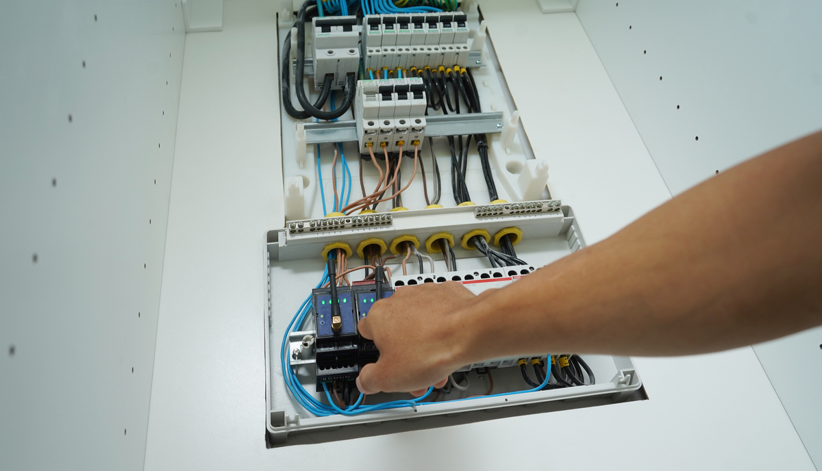 继电保护的概念至少600字