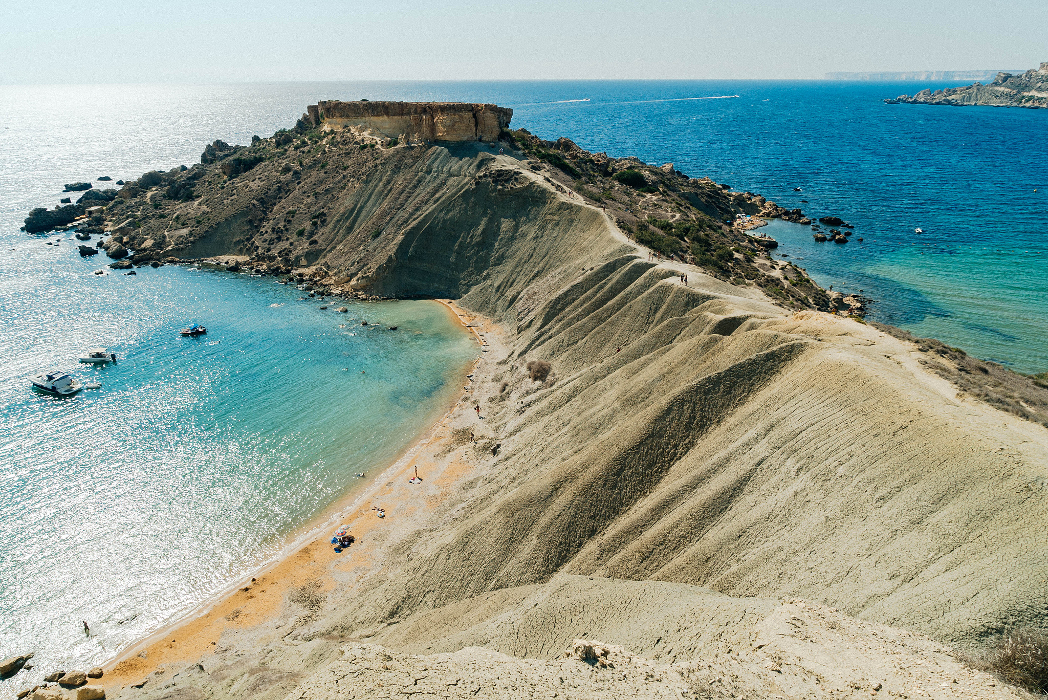 抵御魔法的轻薄护甲：探索神奇的魔护工艺