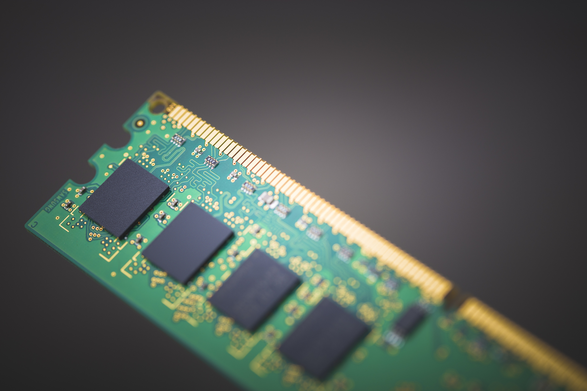 存储器 - 计算机核心组件，解读RAM和ROM