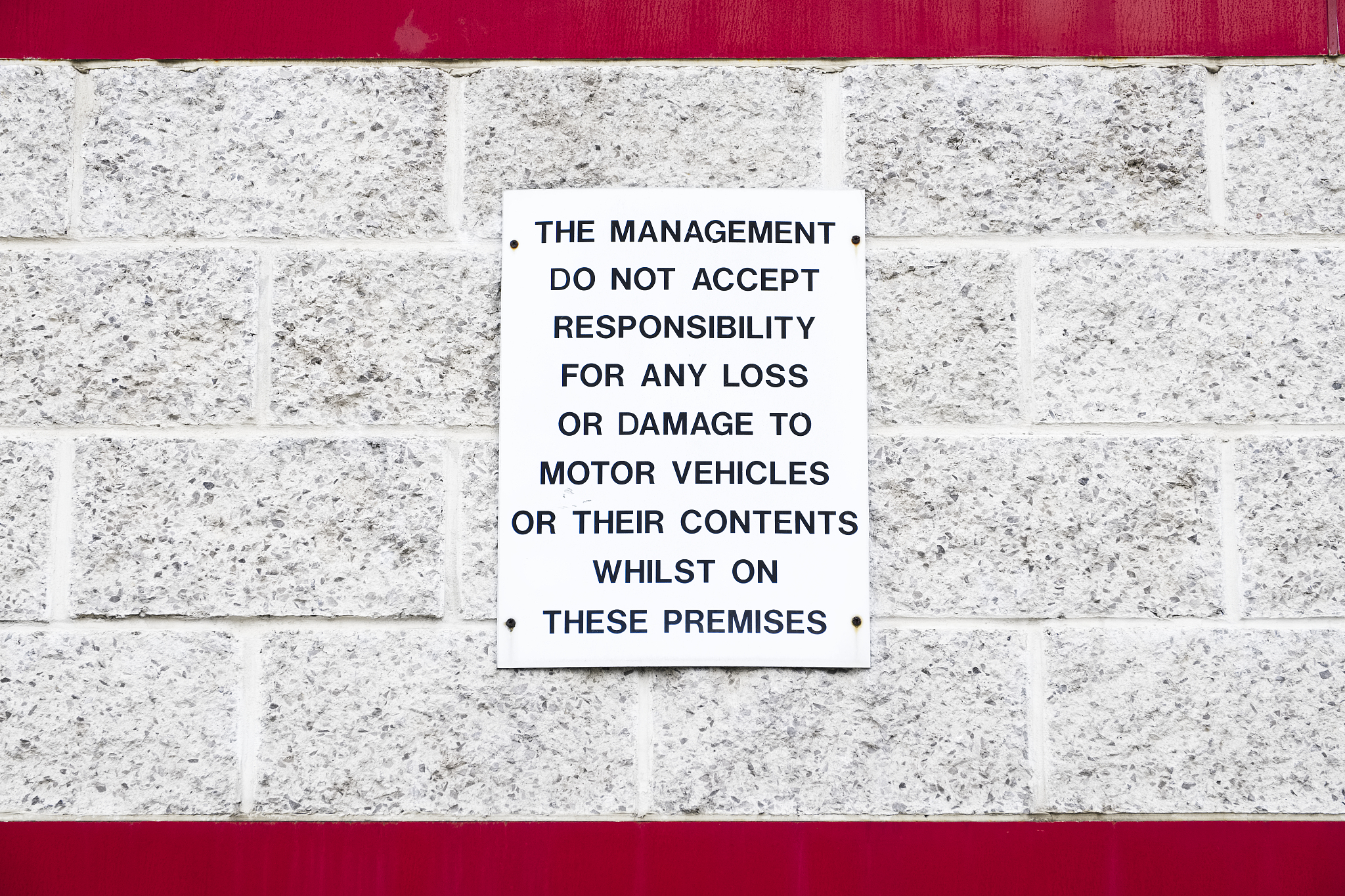 一件小事如果不及时引起重视不防微杜渐就会像个雪球越滚越大甚至造成不可挽回的损失。