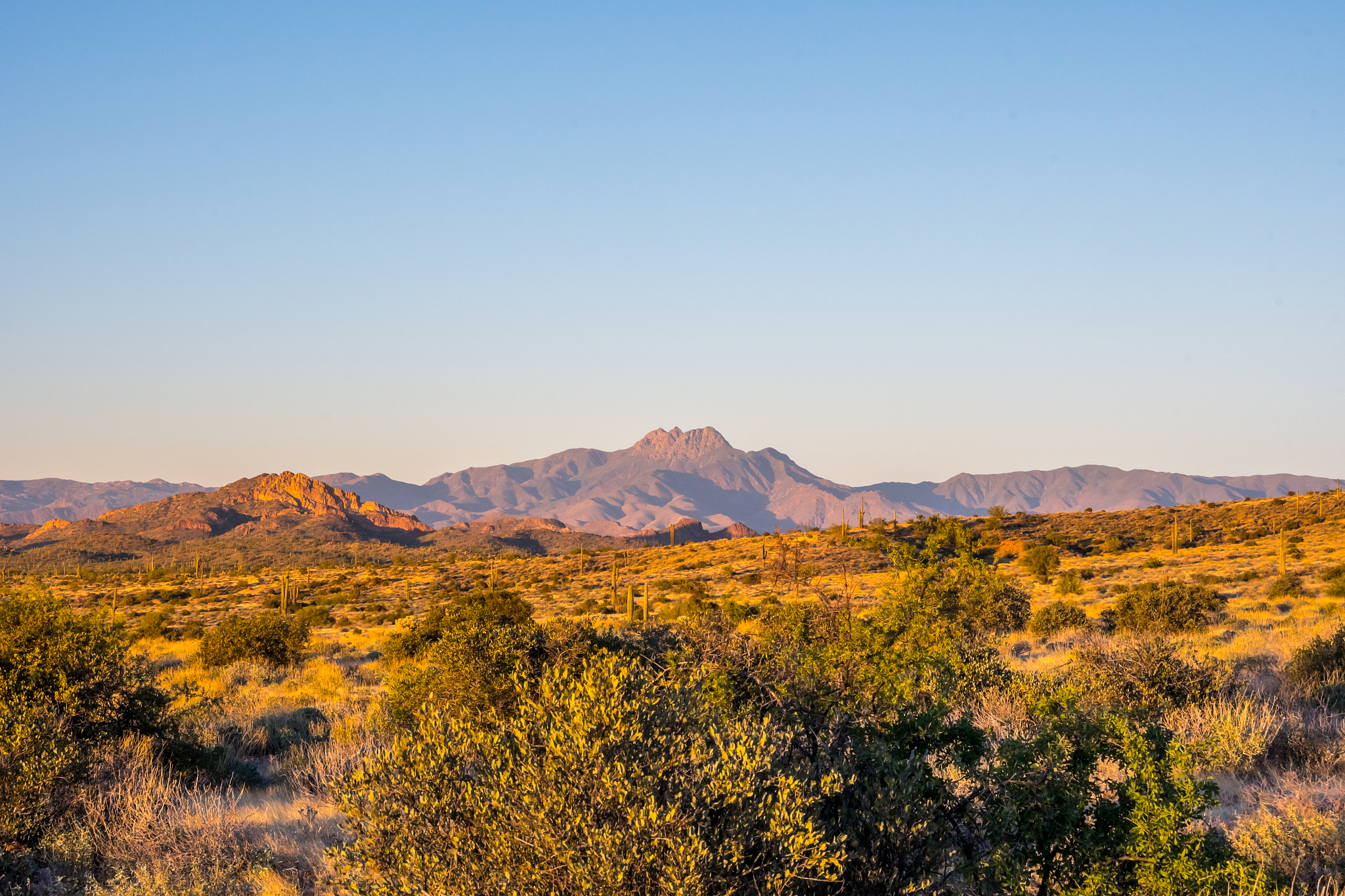 superstition mountains in lost dutchman sp, arizona