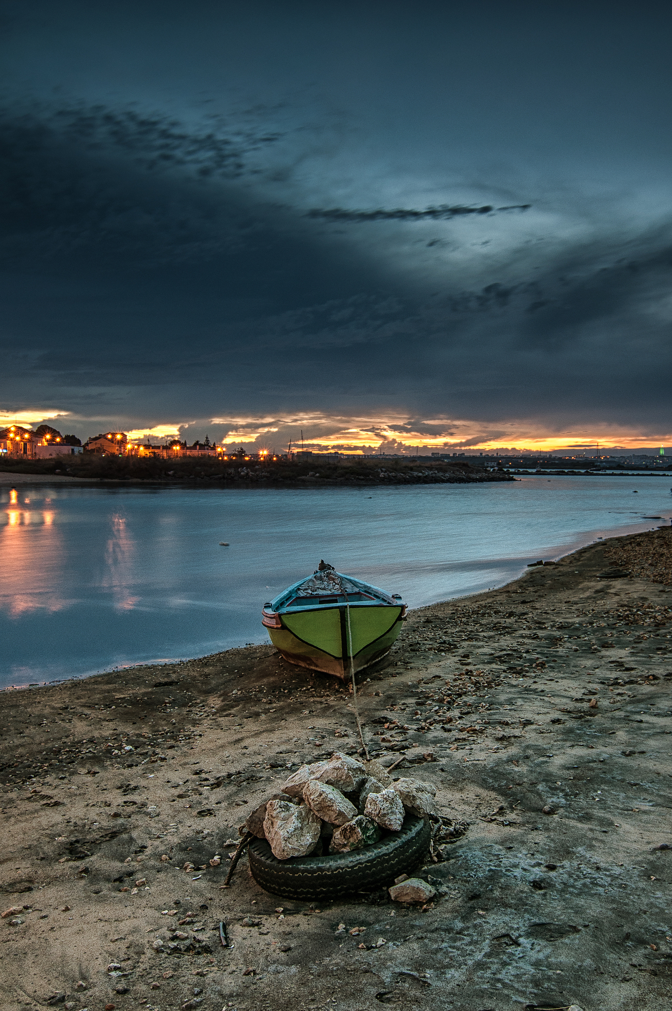 今天向大家推荐一个内容和用户体验都非常棒的免费壁纸APP这款APP简直是图库界的黑马搜图神器的克星！💪写一段文案