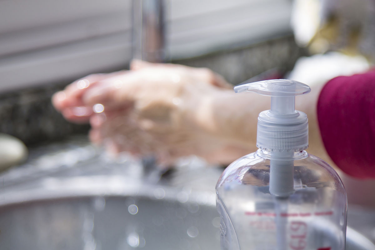 消毒液广告介绍语中文面向大学生