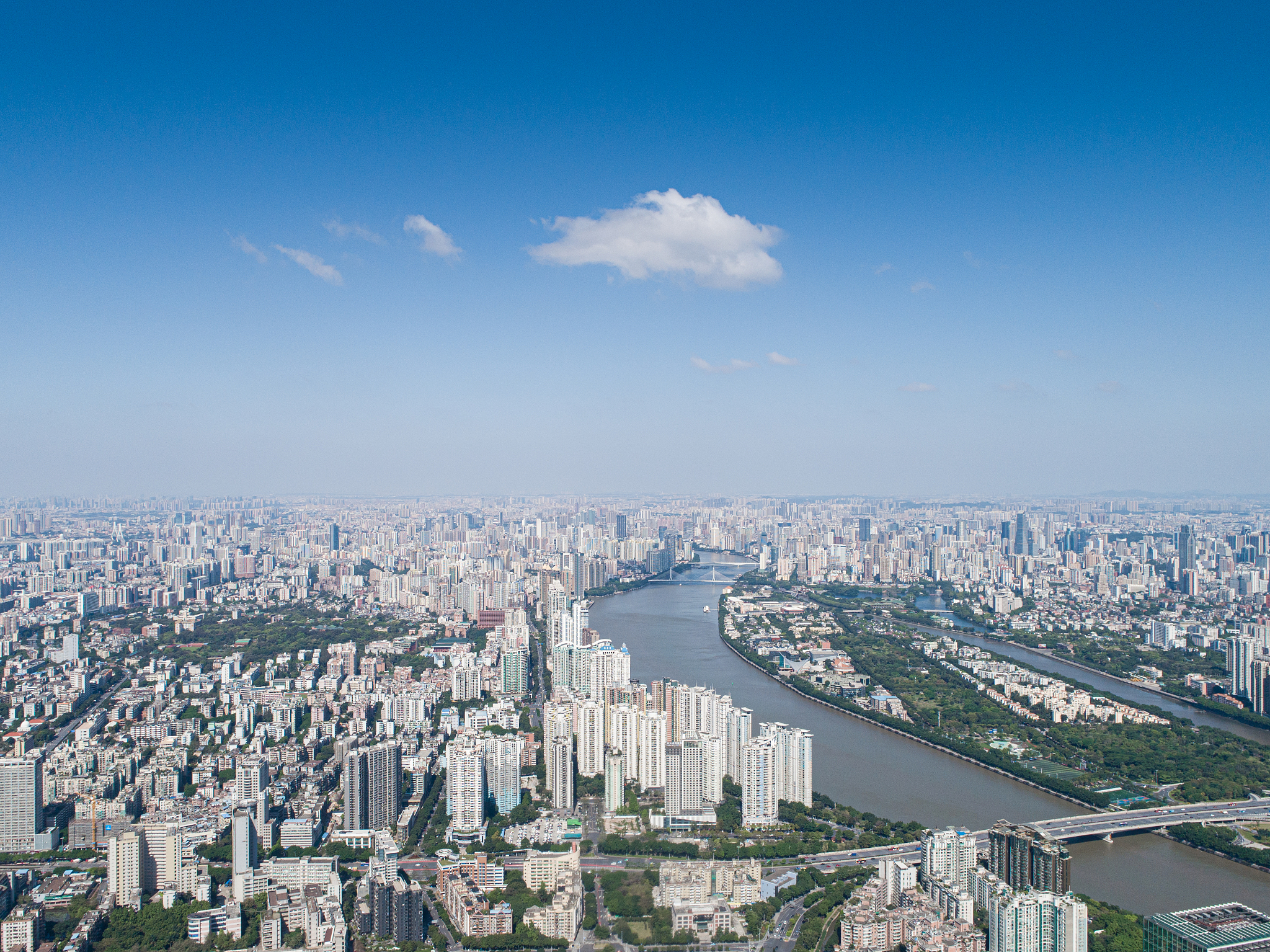 广州城市职业技工学校热门专业：电子商务、机械设计制造等